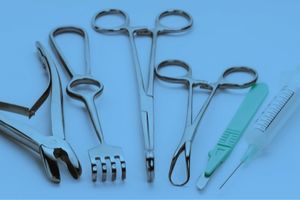 Quais são os instrumentos cirúrgicos auxiliares?