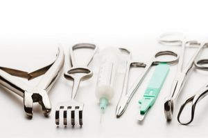 Conheça os principais instrumentos cirurgicos medicina