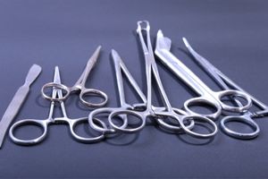 Encontre instrumentos cirúrgicos para venda