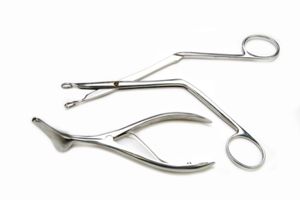 O que é uma pinça de biópsia urologia?