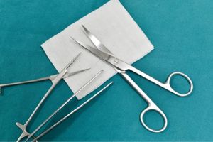 Pinças cirurgicas ortopédicas: conheça as principais