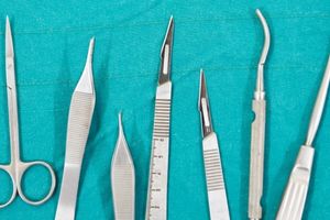Tesoura cirúrgica em aço inox: quais são as vantagens?